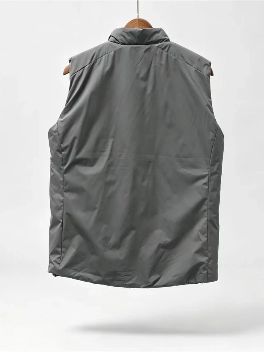 Arc'teryxx Men's Slate Grey Insulated Vest